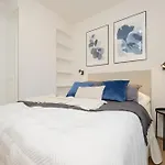 Luxury With 3 Bedrooms, Balcony And Parking By Renters Prestige *