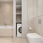Luxury With 3 Bedrooms, Balcony And Parking By Renters Prestige * Varsó