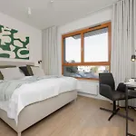 Luxury With 3 Bedrooms, Balcony And Parking By Renters Prestige *