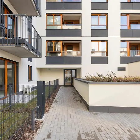 Luxury With 3 Bedrooms, Balcony And Parking By Renters Prestige Varsovia