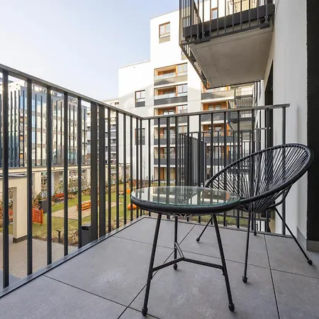 公寓 Three-bedroom Mokotow With Balcony By Renters